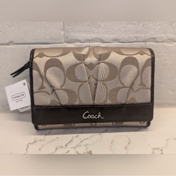 Coach Tan and Brown Signature Wallet - Picture 1 of 12